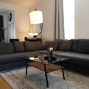 Perfect For Groups Big Livingroom 2 Backyard 3br Montreal